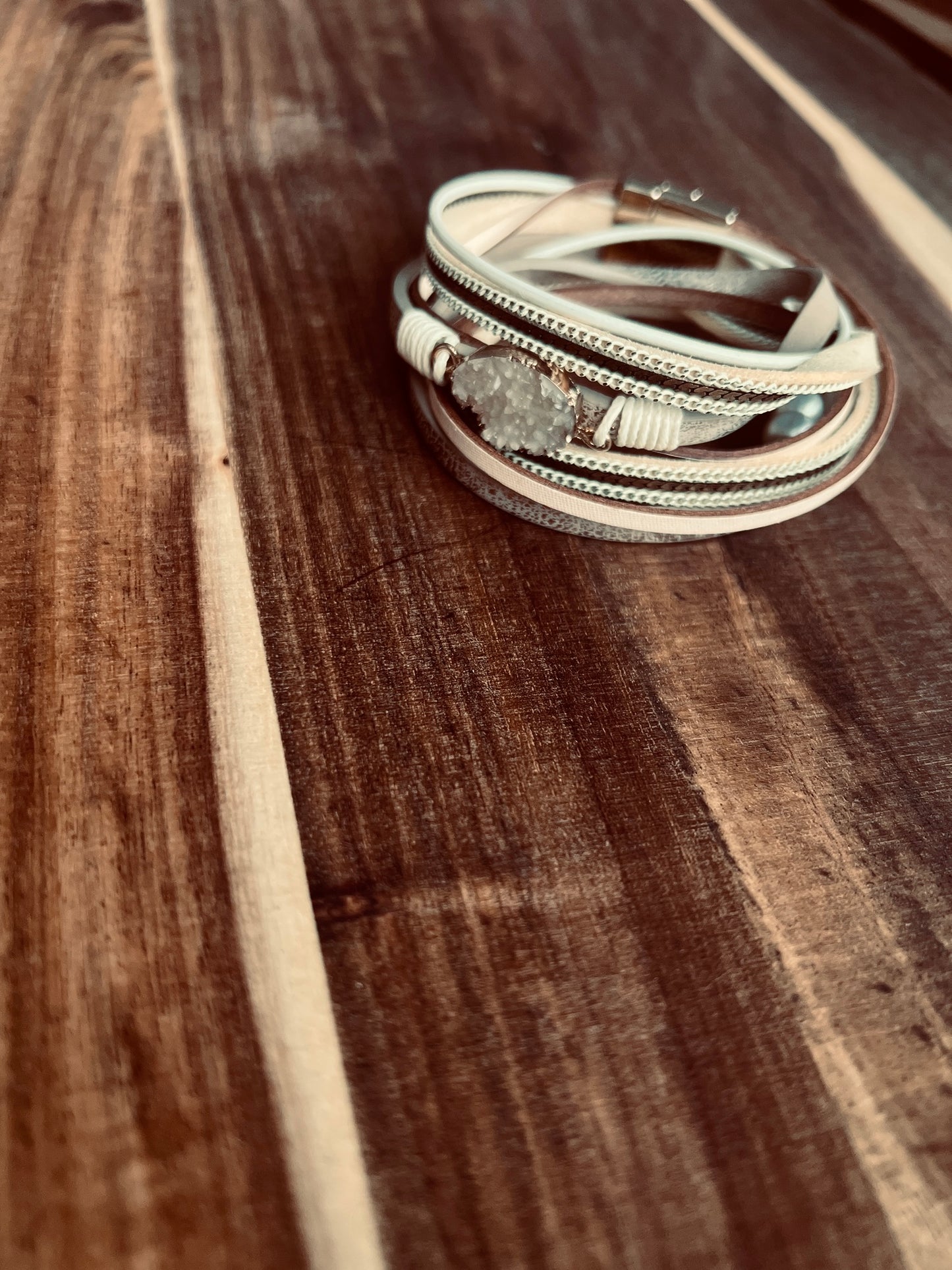 Ivory Agatha - Handmade bracelet