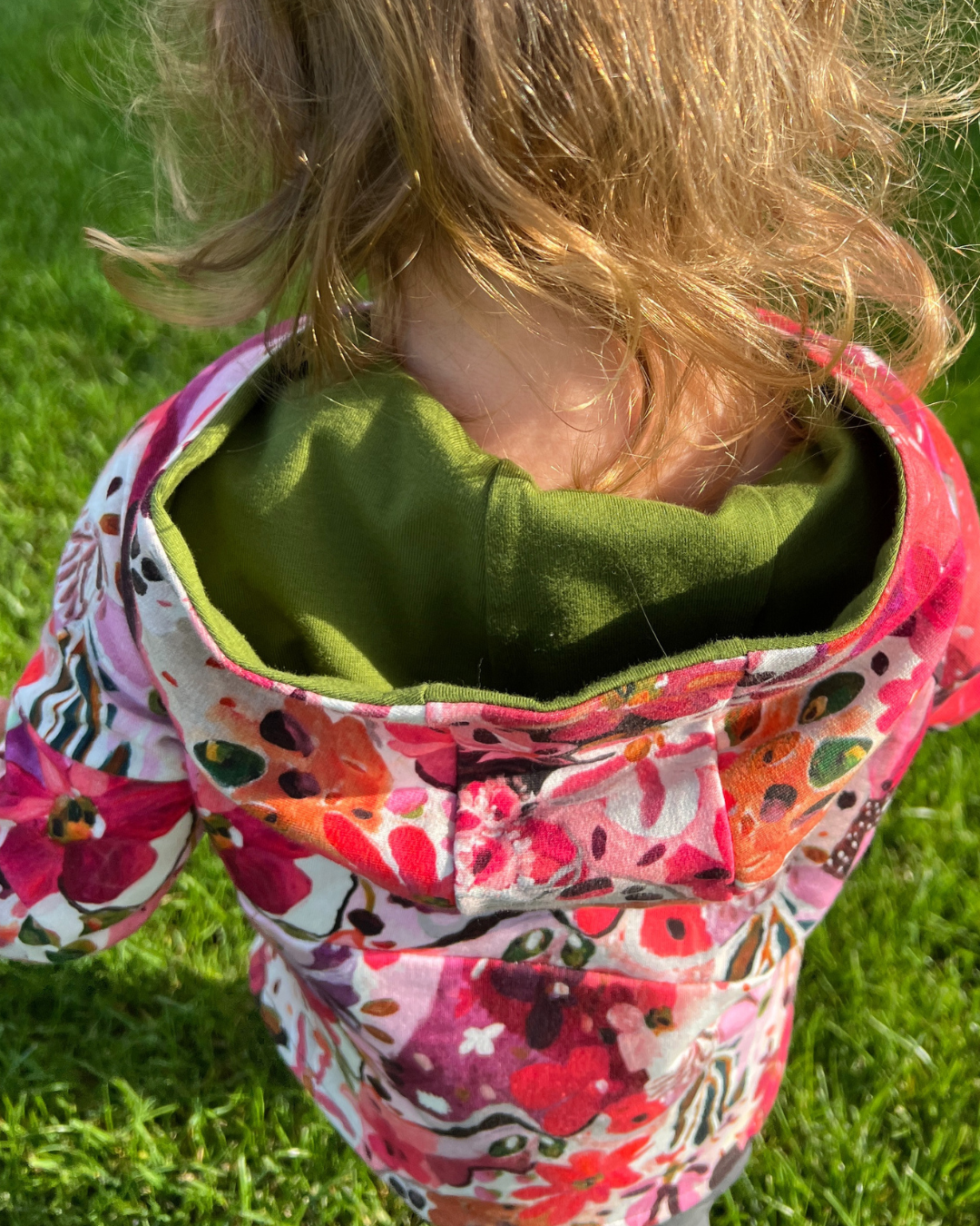 Mooz Hoodie - Bumbac Roses by Nerida Hansen