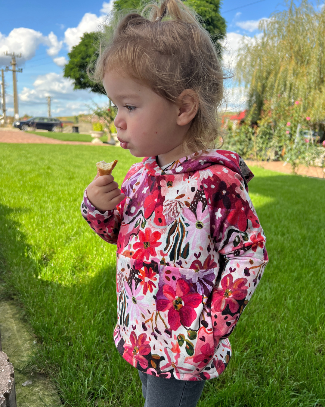 Mooz Hoodie - Bumbac Roses by Nerida Hansen